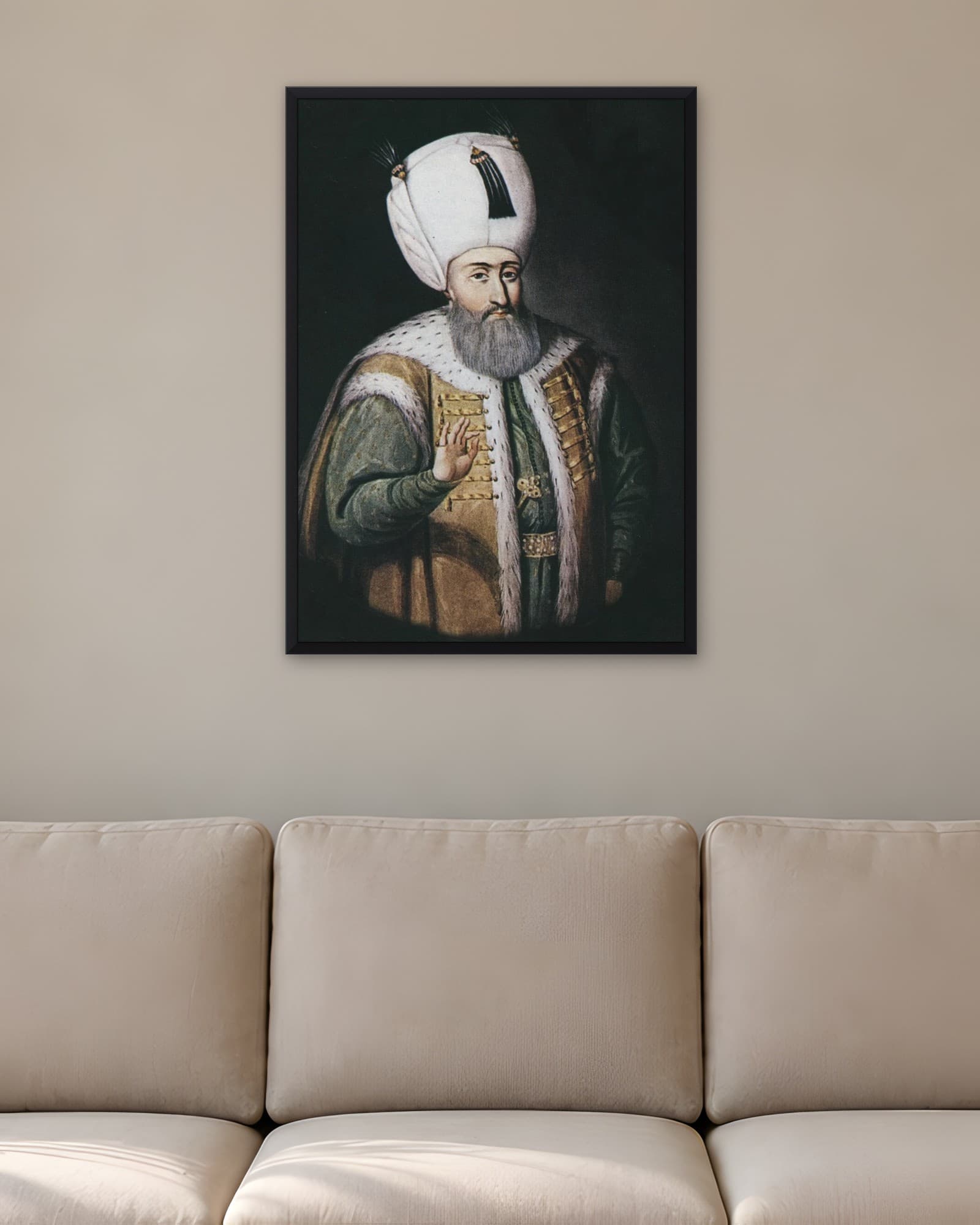 Kanuni Sultan Süleyman Portresi (Kapıdağlı) — Osmanlı Padişahı Tablosu, duvarda oda görünümü