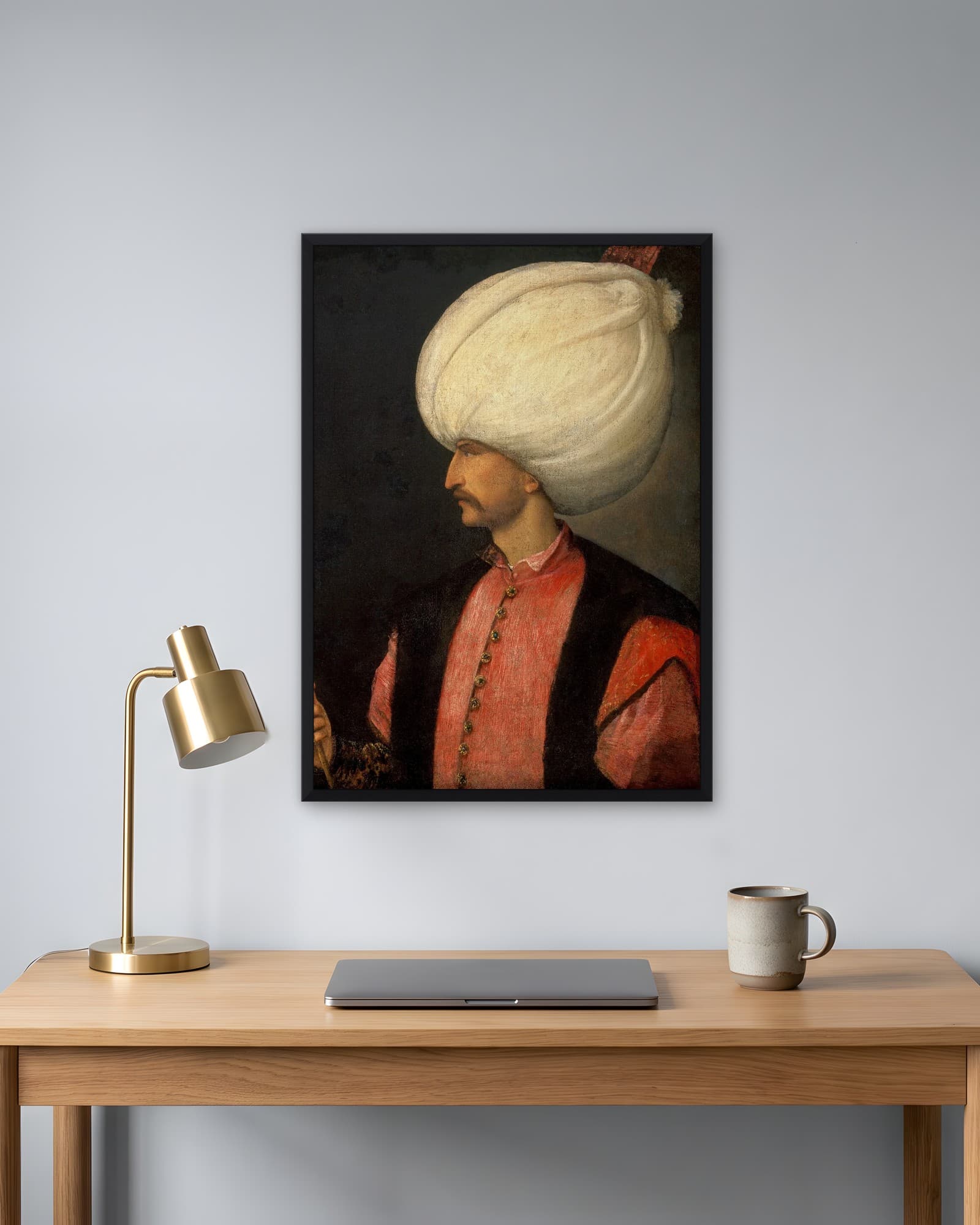 Kanuni Sultan Süleyman Portresi (Tiziano Çevresi) — Osmanlı Padişahı Tablosu, duvarda oda görünümü