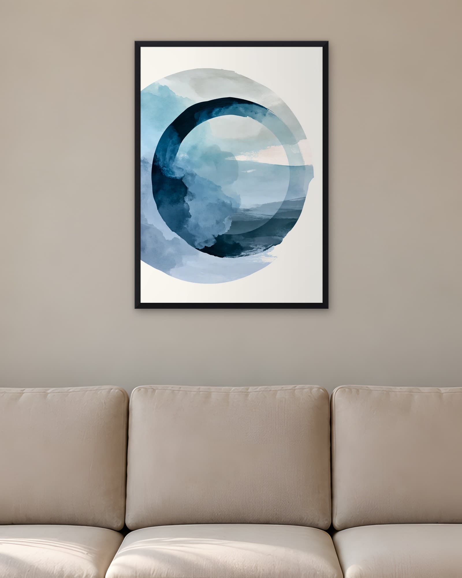 Mavi Suluboya Halka — Minimalist Duvar Tablosu, duvarda oda görünümü